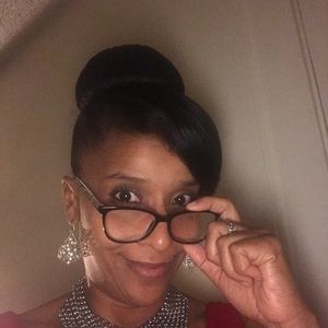 Meet your Posher, Nena